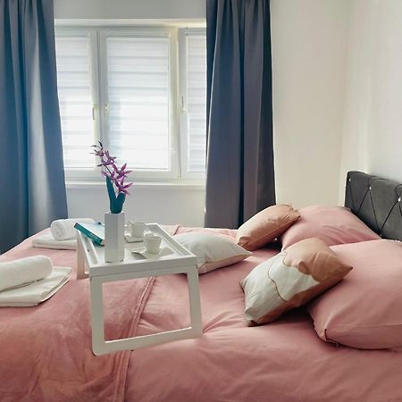Apartment Zara Bihać Esterno foto