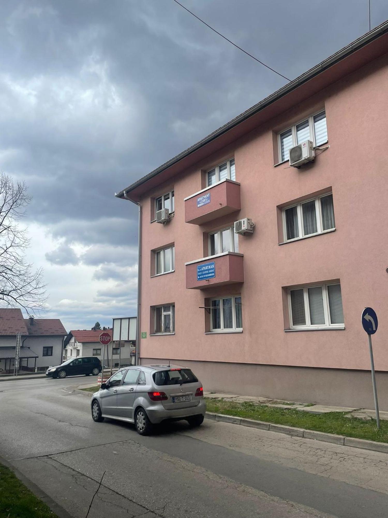 Apartment Zara Bihać Esterno foto