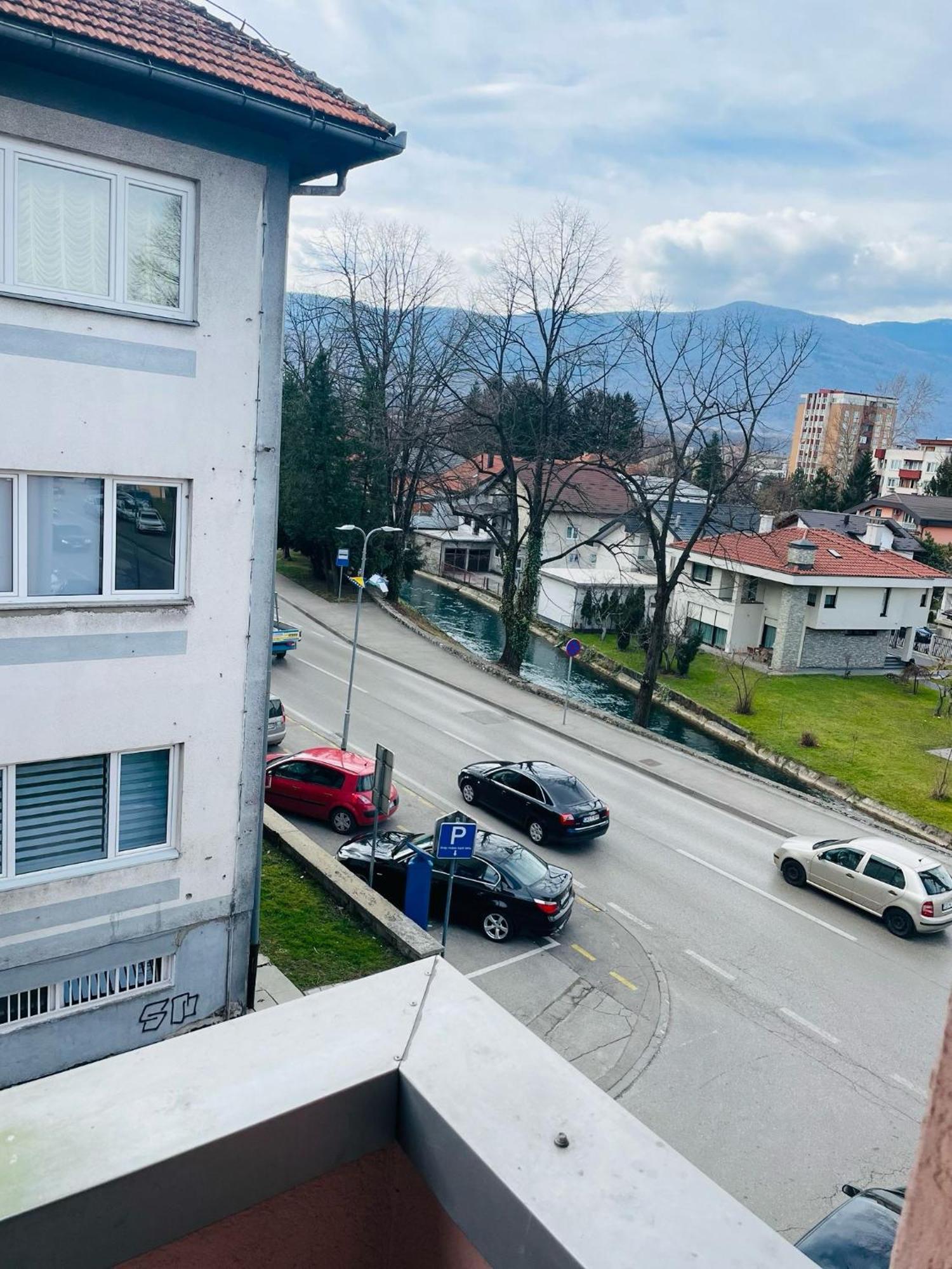 Apartment Zara Bihać Esterno foto